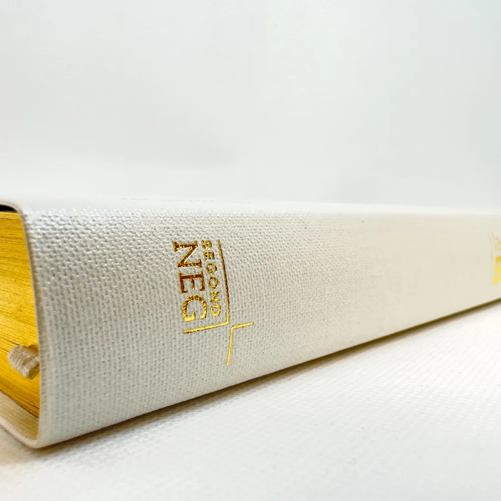 BIBLE NEG COMPACTE SOUPLE TOILEE BLANCHE TRANCHES OR