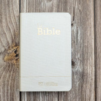 BIBLE SEGOND 21 COMPACTE "PREMIUM STYLE" SOUPLE TOILE BLANCHE NACREE AVEC ONGLETS TRANCHES DOREES