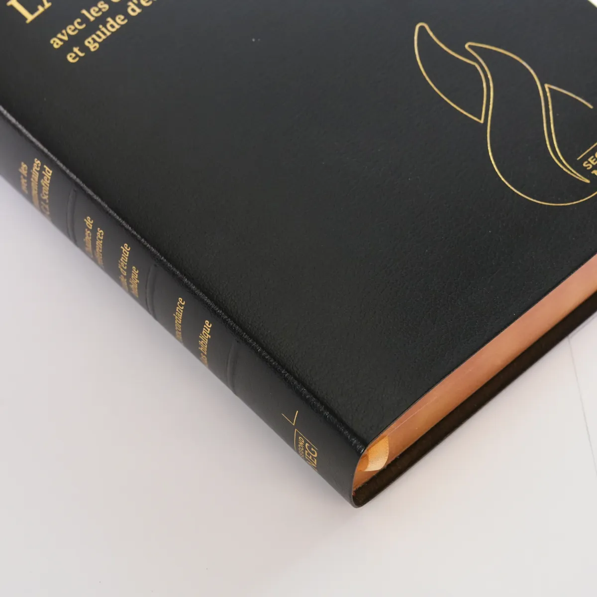 BIBLE NEG SCOFIELD FIBROCUIR TRANCHE OR ONGLETS NOIR